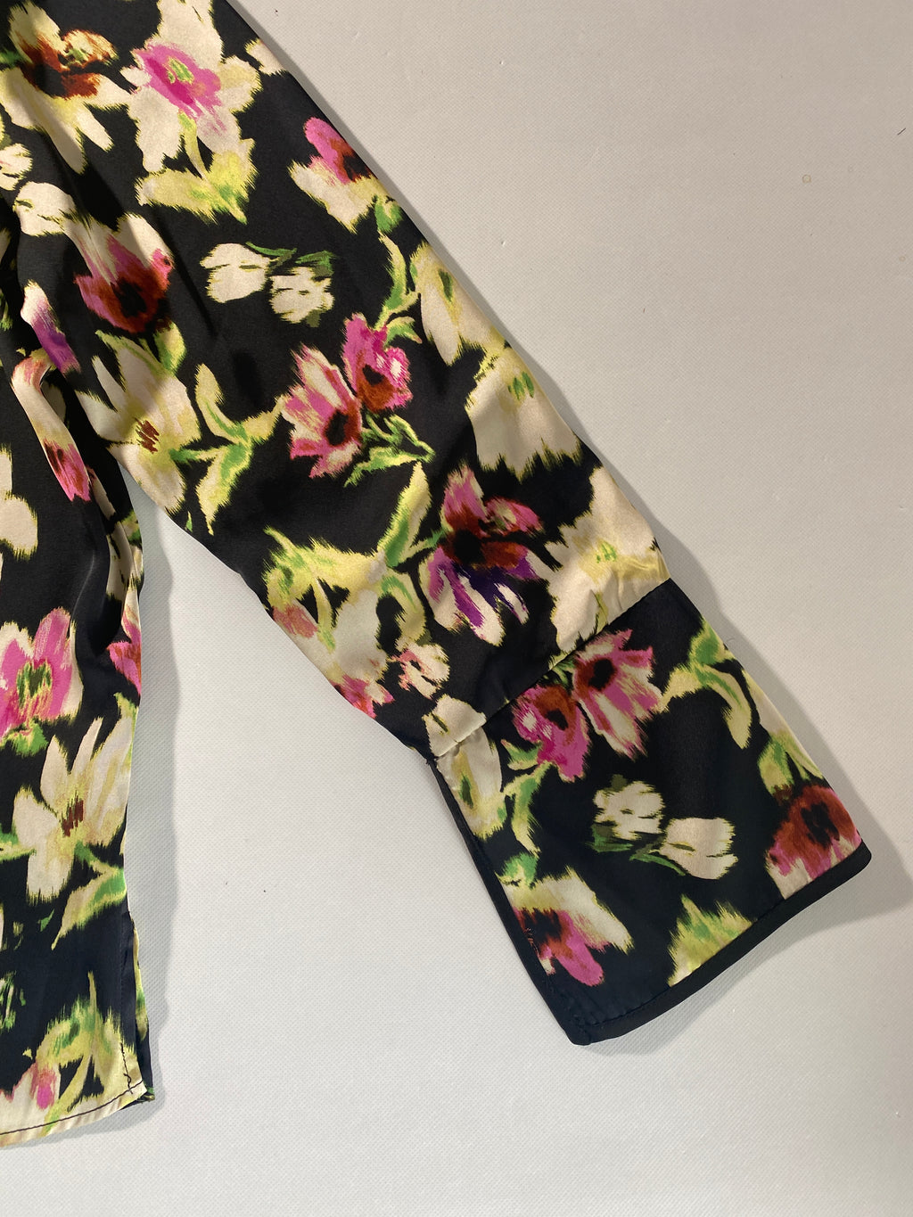 NEW Women's Size L Vince Camuto Paradise Chic Black Floral-Print Blouse $89