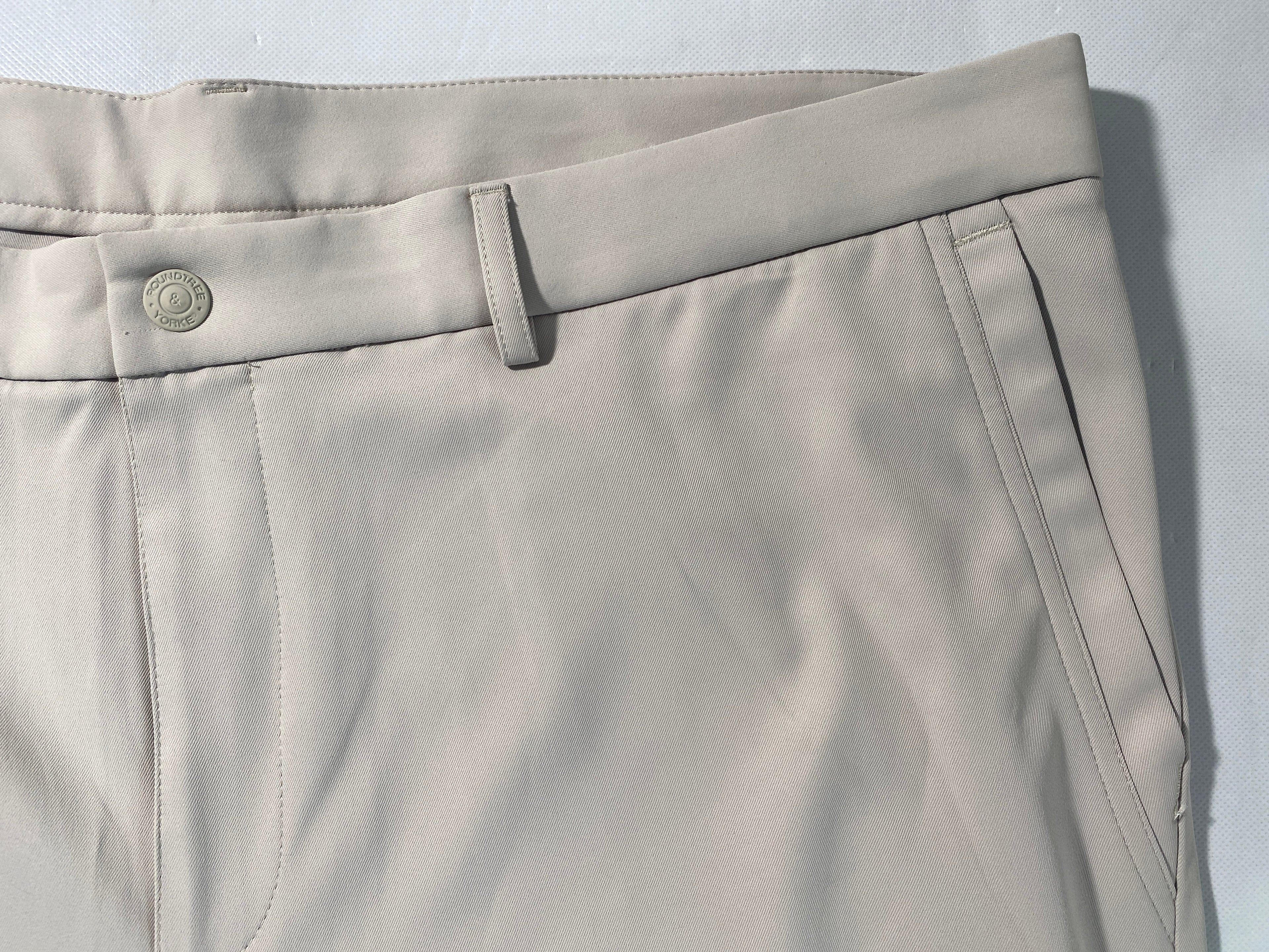NEW Size 42 Mens Roundtree & Yorke Performance Chino Flat Shorts 8"I Stone $50