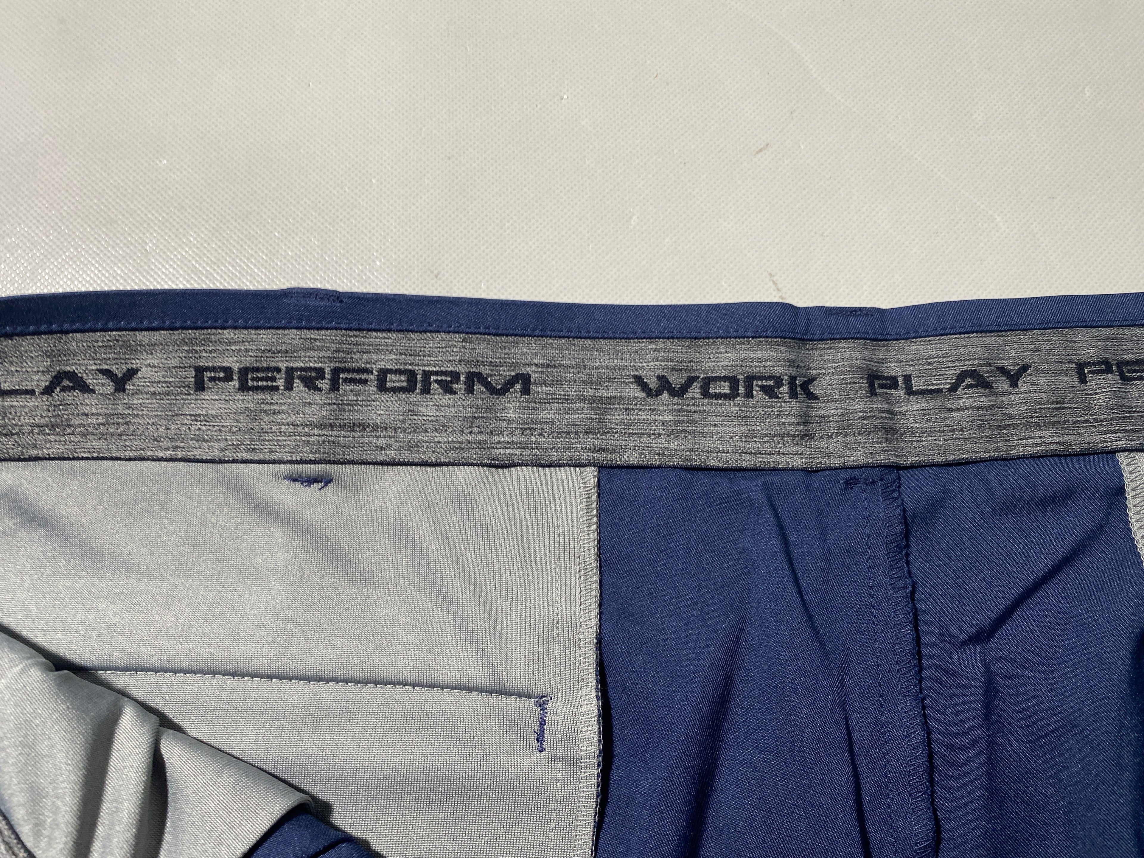 Size 46 Tall Men Roundtree & Yorke Performance Chino Pleated Shorts 11”I Navy