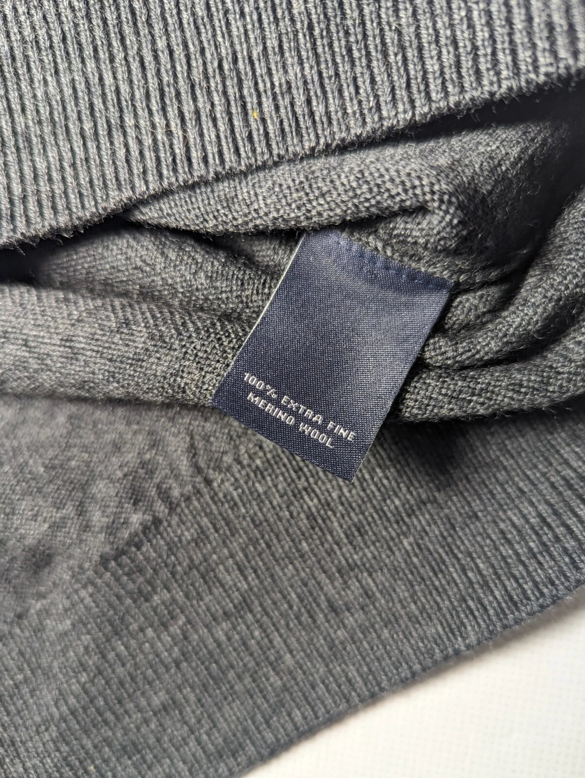 NEW- Tall Mens 2XT Hart Schaffner Marx Sweater Vest Fine Merino Wool Gray $90