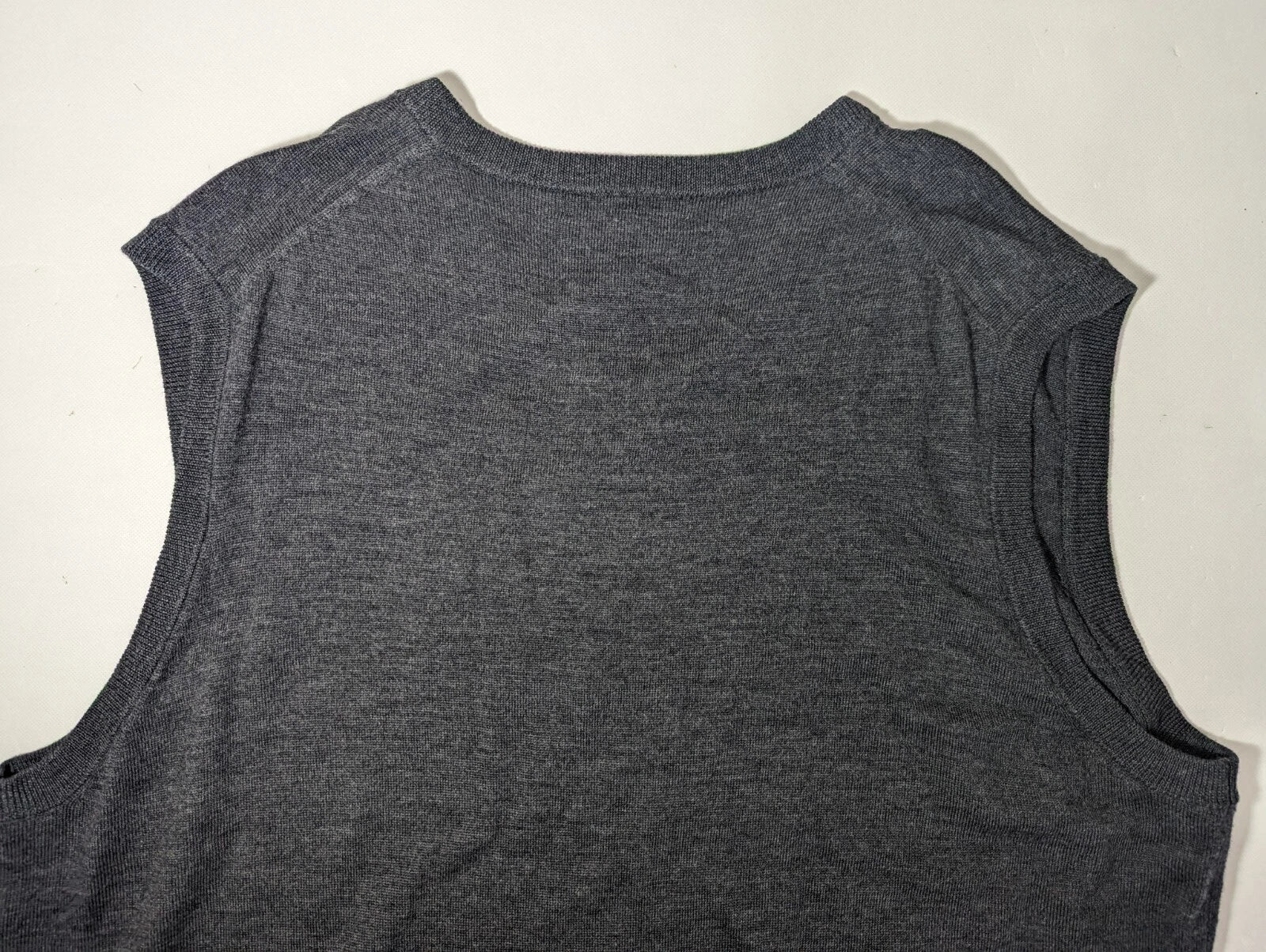 NEW- Tall Mens 2XT Hart Schaffner Marx Sweater Vest Fine Merino Wool Gray $90